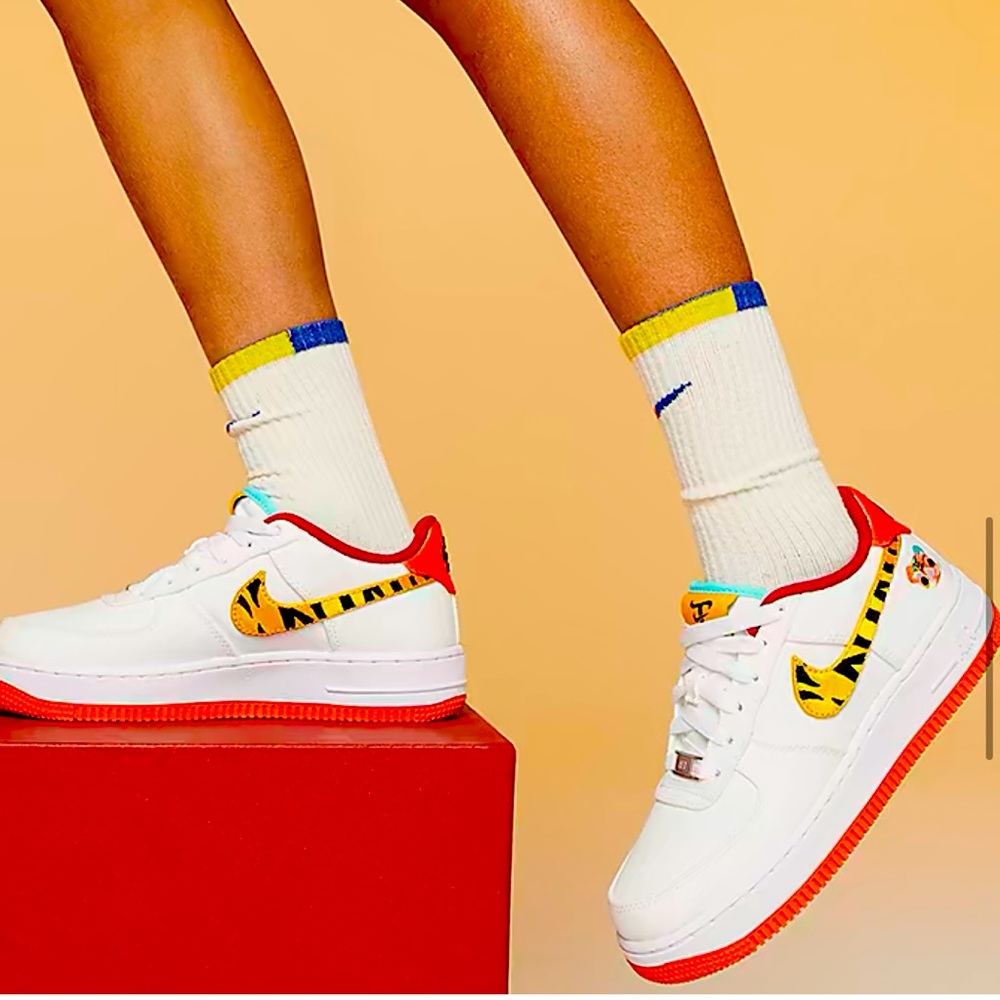 Nike Air Force 1 LV8 Big Kids Size 7